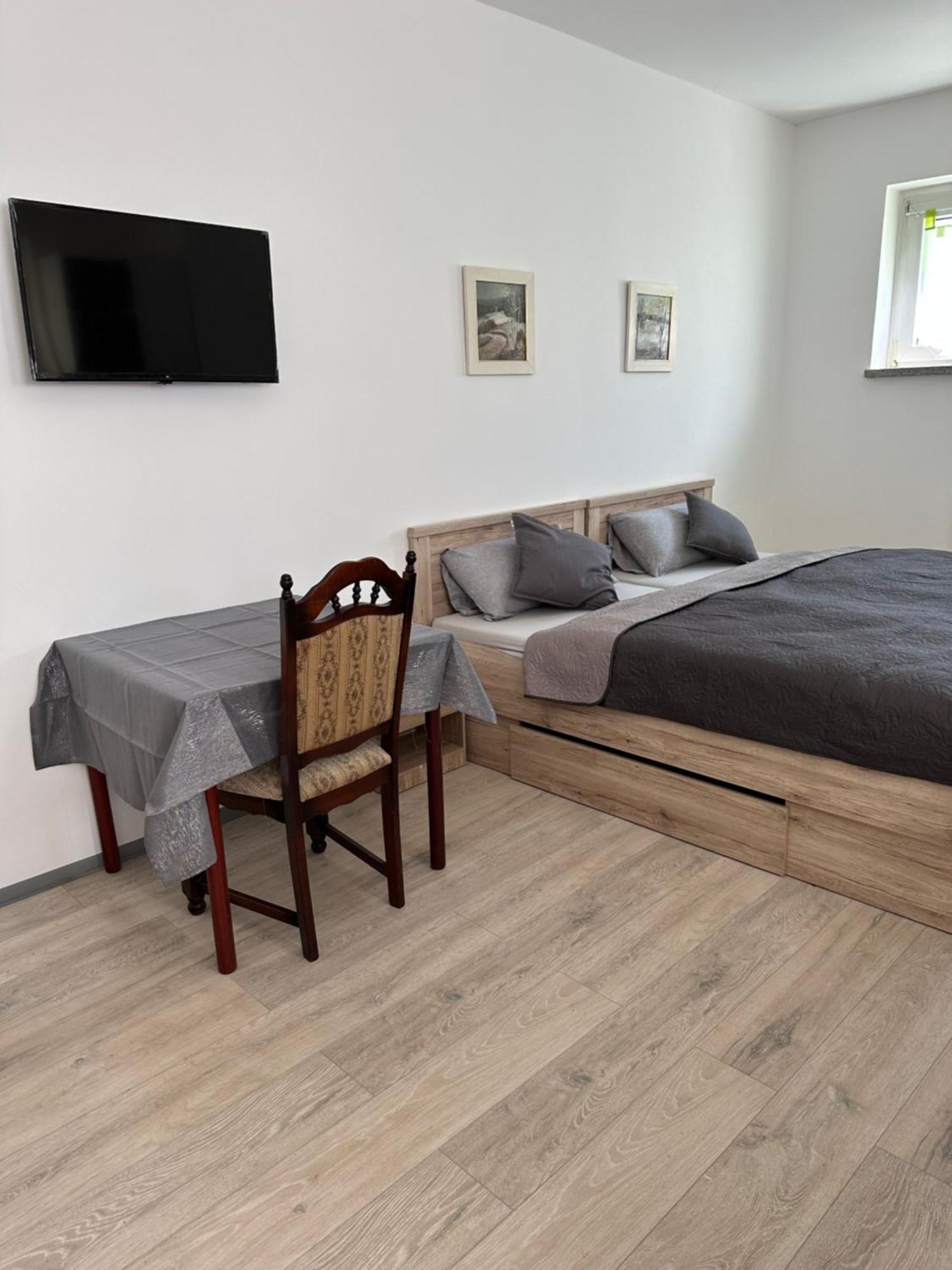 Ein Zimmer Wohnung Am Markt Oelsnitz  Dış mekan fotoğraf